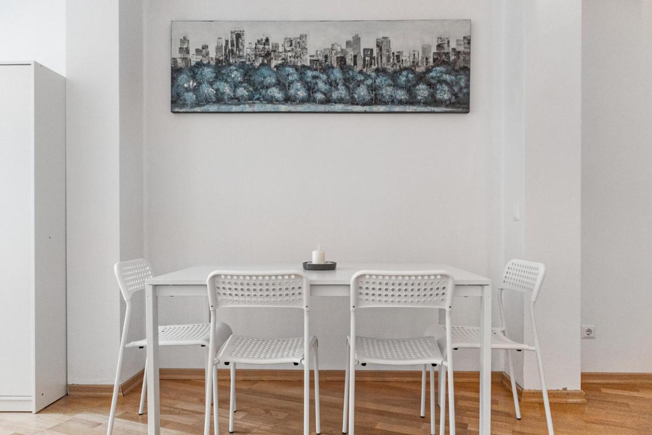 Gasometer Apartment - Designer Building With Amazing View Vienna Luaran gambar