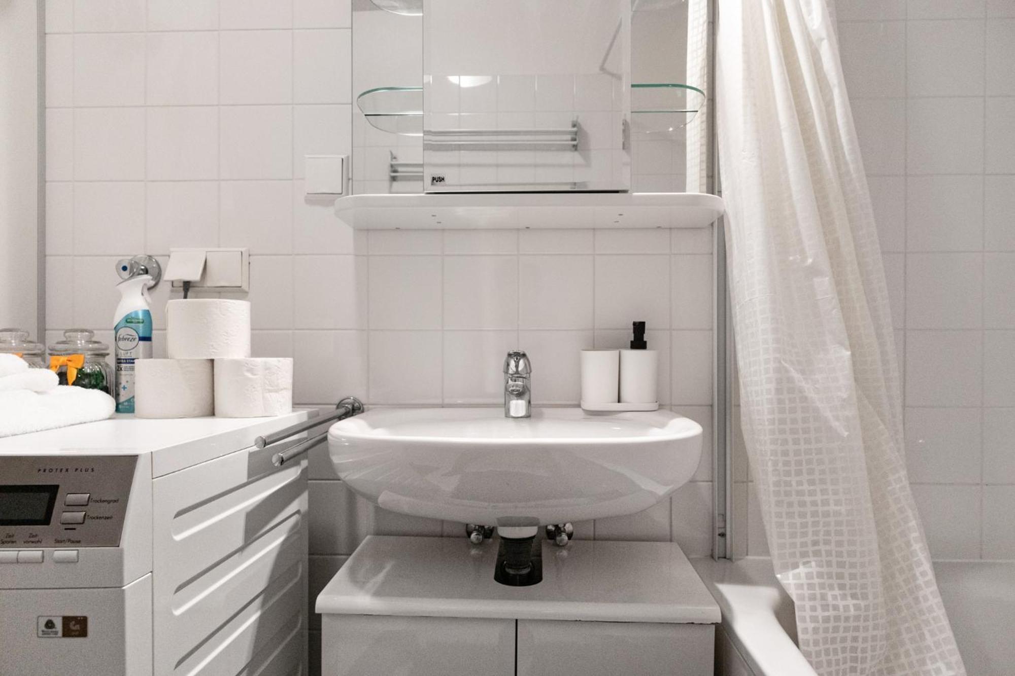 Gasometer Apartment - Designer Building With Amazing View Vienna Luaran gambar